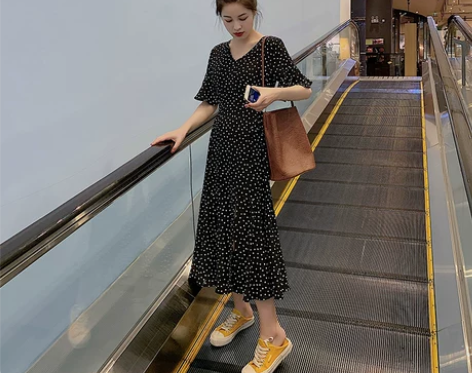 雪纺连衣裙女新款夏季短袖荷叶边裙气质长款V...