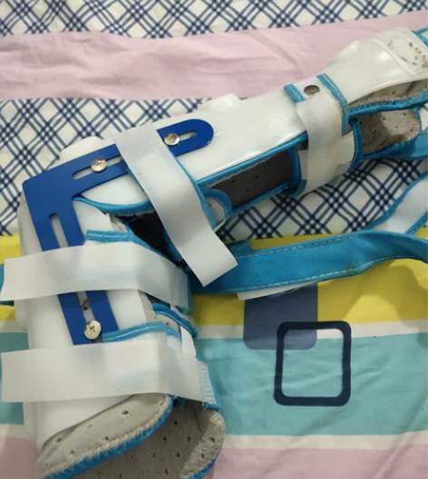 护具挠关节护具,正常使用痕迹,用了一个月,...