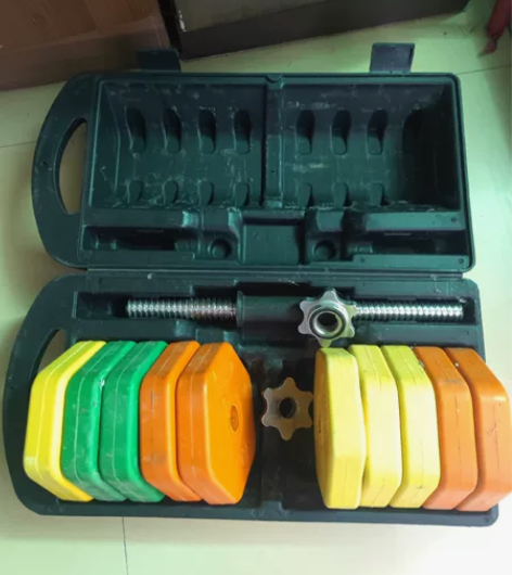 自己之前买的哑铃，练了一段时间，现在工作忙...