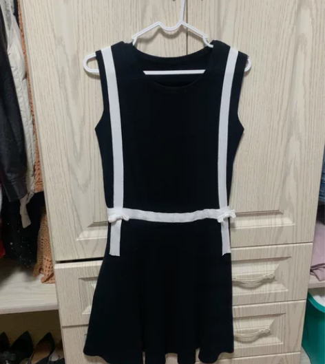 夏季吊带针织中裙连衣裙 衣服太多了，便宜出...