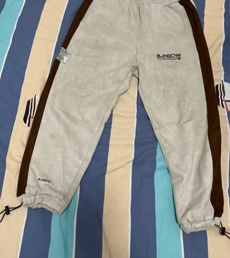 秋冬麂皮绒运动裤加绒款，闲置 现在穿正好～...