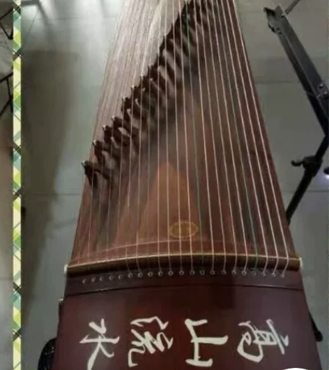 二手古筝500元～800元不等。买琴送课，...