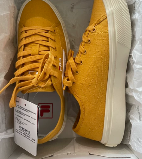 全新带盒子和吊牌，斐乐女士帆布鞋，5.5码...