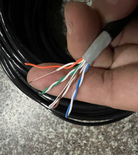 全新无氧铜网线，双层加厚护套，特别防水防嗮...