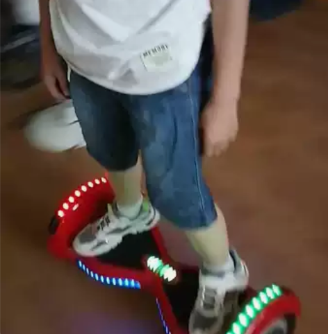 （已卖，勿念）龙吟平衡车。3年前买的好像是...