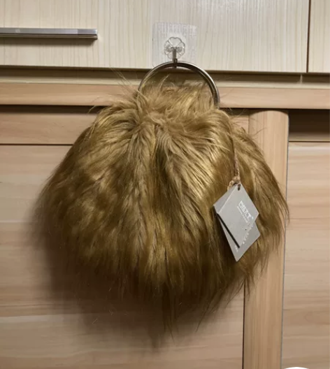 全新 自然元素 人造毛 拎包 金属手环全新...