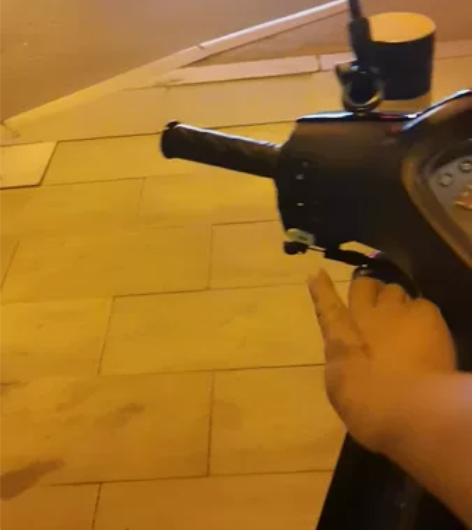 豪爵摩托，原装配件，无拆无修，轮胎都没有换...