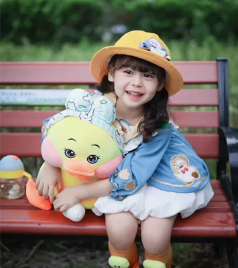 小粗腿 唐老鸭长袖花苞裙110码 存图暂不...