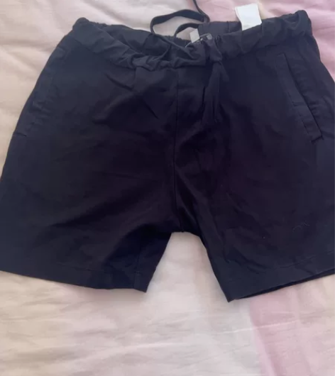 COS男士短裤,旗舰店购买,尺码L 感兴趣...