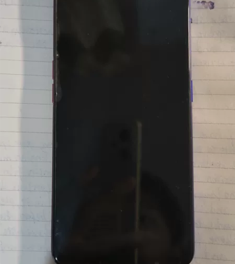 OPPO k3 手机跑步的时候摔了一下，然...