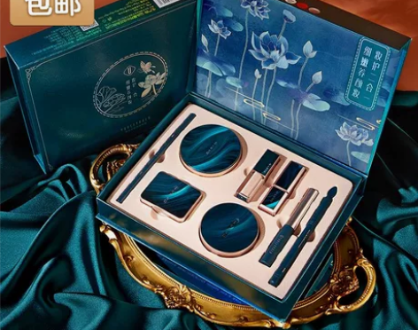 本人生日，朋友送了2套花西子同款全新彩妆礼...