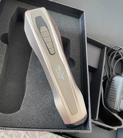 出一台几乎全新的宙斯五代金色无钻美容仪,国...