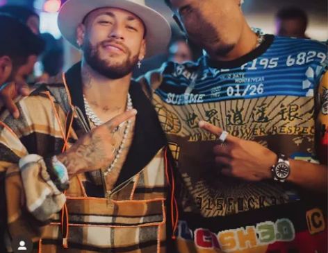 和内马尔一起合照 男生版来啦!! 不满意修...