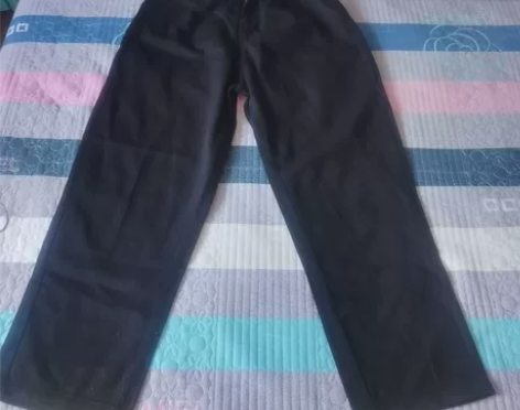 M码黑色牛仔裤，全新，弹力裤腰，质量好，2...