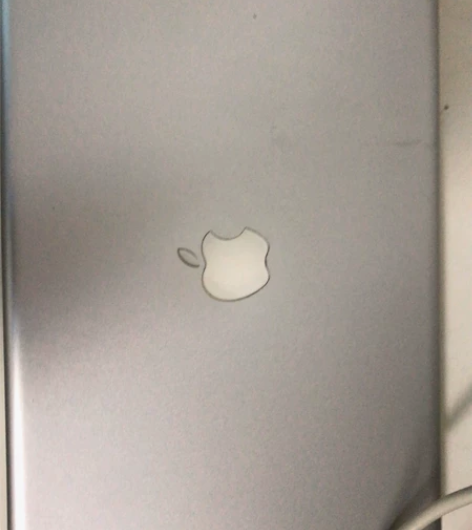 苹果电脑,购买送原装充电器,鼠标,收纳袋,...