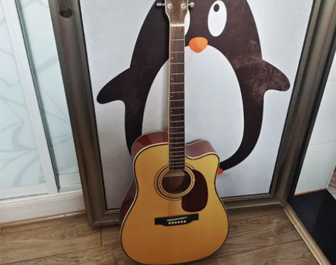8成新,成人吉他,送吉他背包 刚换弦不久,需要自己调音不议价... 8成新,成人吉他,送吉他背包 刚换弦不久,需要自己调音不议价...