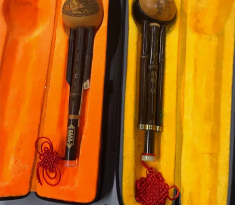 精品仙女葫芦丝，很新，带包。标价是一个的价...