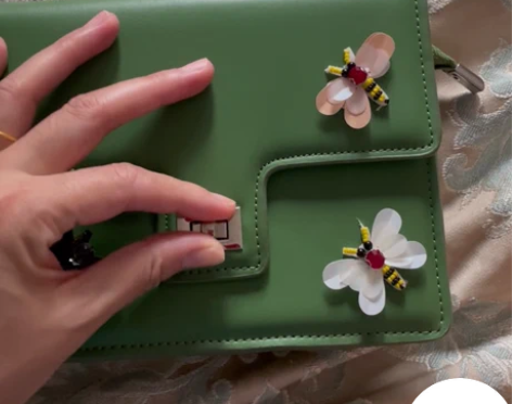 全新 女包 立体钉珠定型包单肩包斜挎包 最...