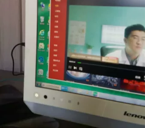 联想，一体机台式电脑，自己-直在使用，看电...