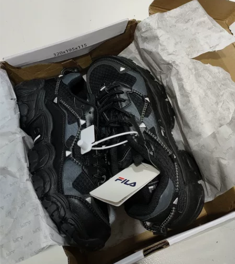 韩版斐乐猫爪鞋 女款黑色清仓 全新 码数：...