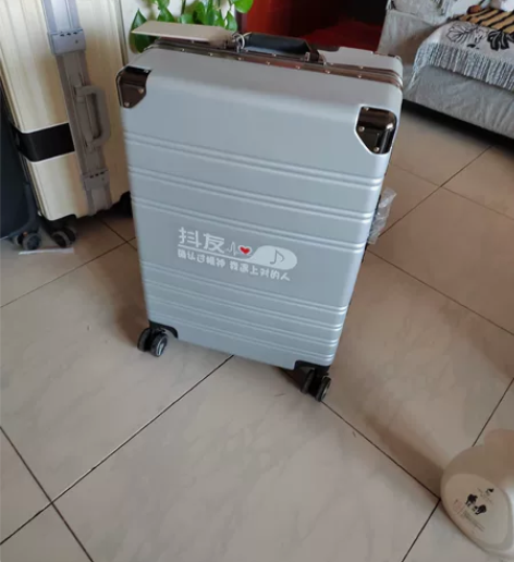 镁铝合金框,海关锁,铝合金拉杆,万向静音轴...