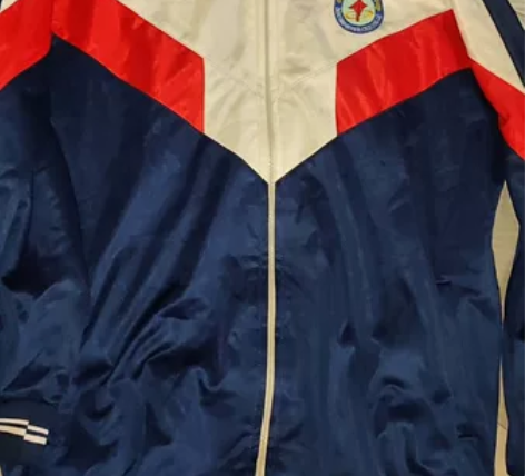 金光绒滑料校服165-170身高，7成新。...