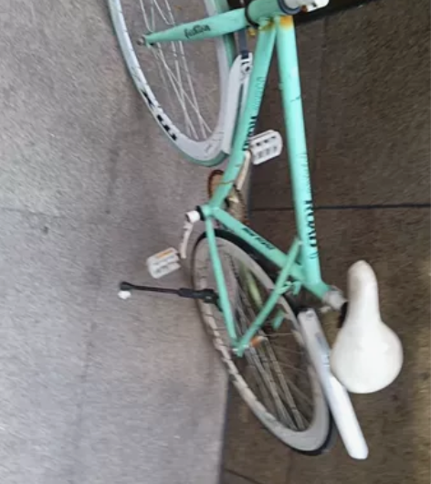 死飞，100。前轮有点和踏板有点重叠，不能...