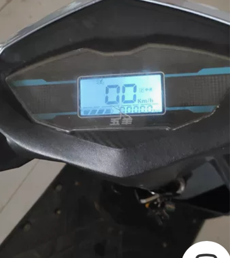 个人一手转让二手五羊电动车72v，电瓶去年...