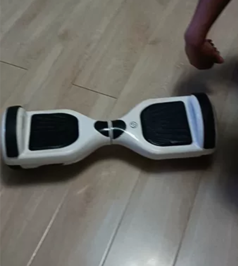 电动平衡车,有充电器,清闲置,仅支持自提,...