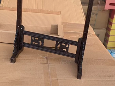 鸡翅木红木实木笔挂 毛笔架 文房四宝书法用品,做工精细,用料... 鸡翅木红木实木笔挂 毛笔架 文房四宝书法用品,做工精细,用料...