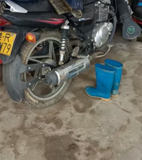 本人转手一台正品铃木EN125,因车多开不...