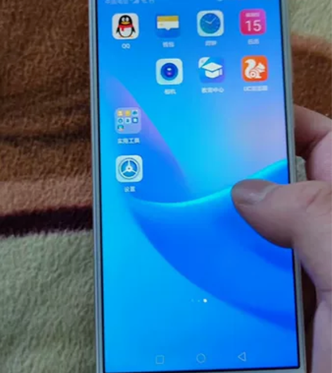 华为畅享8plus，4+64配置。手机功能...