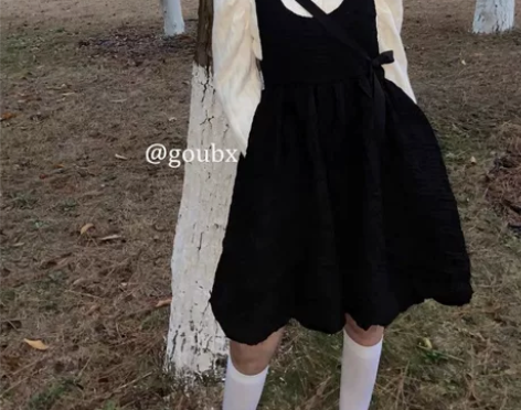 小个子背带黑色蓬蓬裙 洋气炸街裙子，甜酷姐...