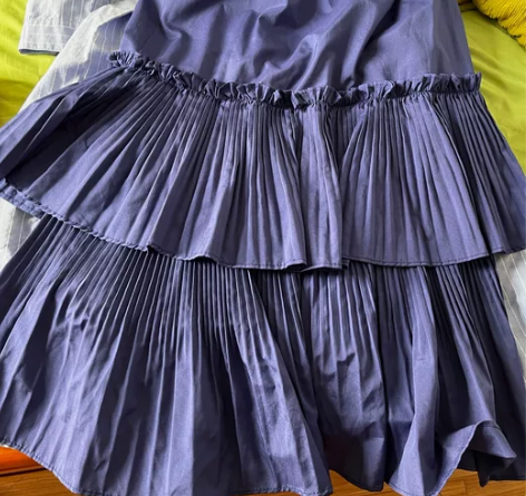 高腰蓝色蛋糕裙 实体店购入 15出 感兴趣...