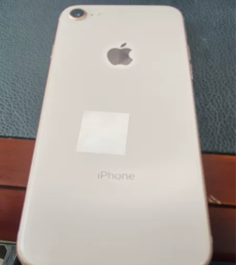 iPhone8  绝对一直自用保护的挺好的...
