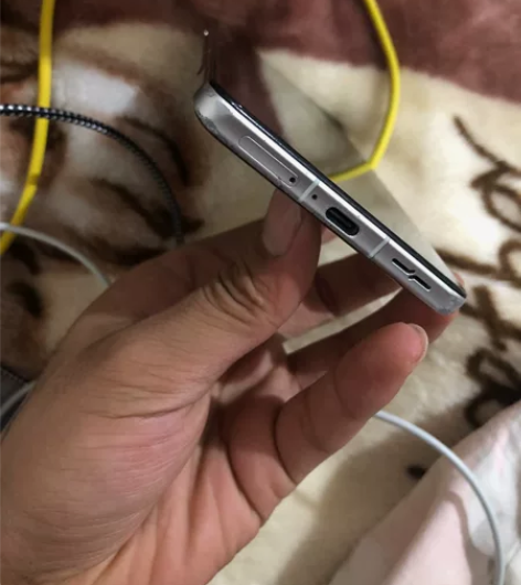 k40游戏增强版  屏幕碎了  成色比较一...