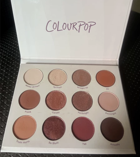 卡拉泡基本全新的眼影盘，可用刀锋刷画眼线，...