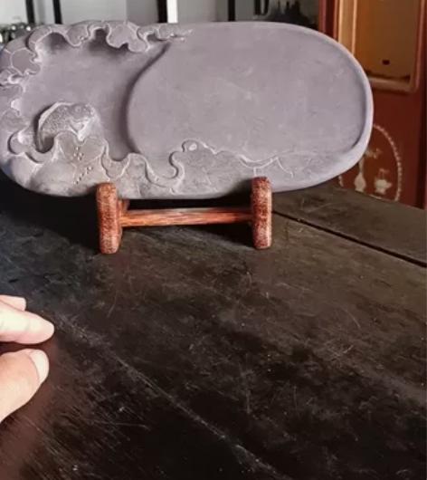 端砚，四大名坑之宋坑，有一小石眼但不明显，...