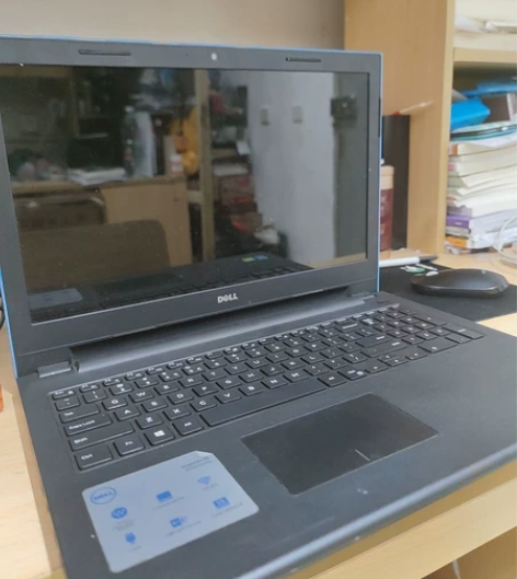 出一台戴尔笔记本，型号外观如下图。可能硬盘...