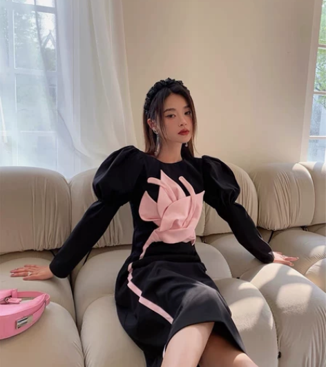 2022夏季粉色郁金香泡泡袖黑连衣裙女春小...