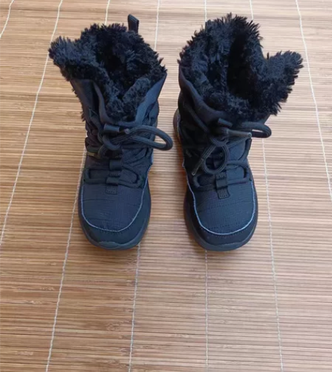 26码 耐克加棉运动鞋          ...