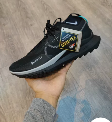 全新未试穿 耐克 男子跑步鞋 NIKE R...