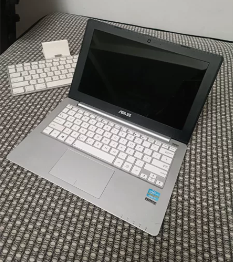 华硕X201轻薄本，i3处理器，4G内存，...