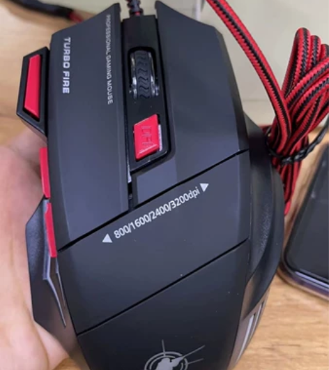 (清仓包邮)原价89七彩呼吸灯光效有线游戏...