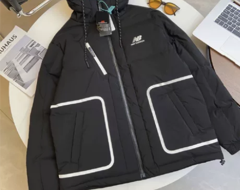 新百伦短款羽绒服 感兴趣的话点“我想要”和...