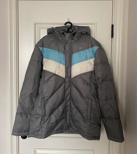 新百伦羽绒服 2XL，成色还可以，适合职业...