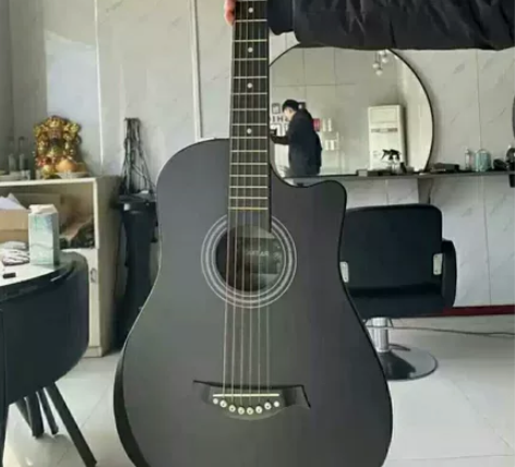 原价1800多的吉他几乎全新吉他便宜出,很...