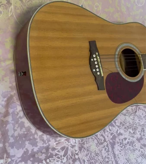 吉他，弦坏了需要换一下，吉他本身是好的。8...