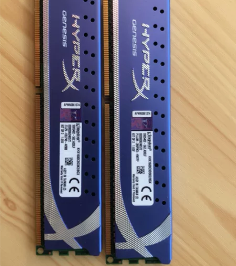 金士顿内存条,台式机游戏专用内存。两个共1...