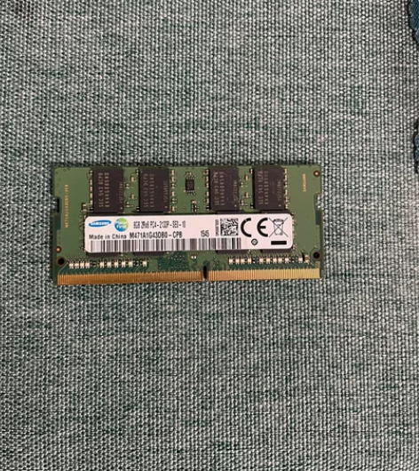 出1个笔记本用的DDR4 8G内存条，三星...